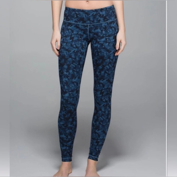 Lululemon "Wunder Under" Full length printed leggings blue sz 4 Yoga Athleisure - Picture 3 of 9